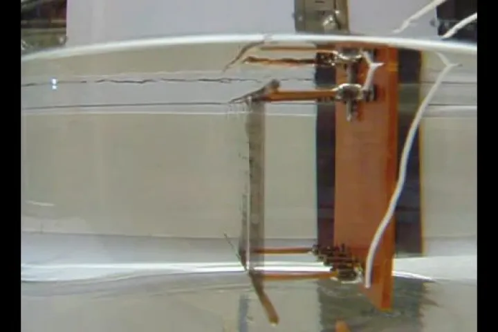 A new 'invisibility cloak' utilizes the same effect that causes mirages to appear (Image: Institute of Physics)