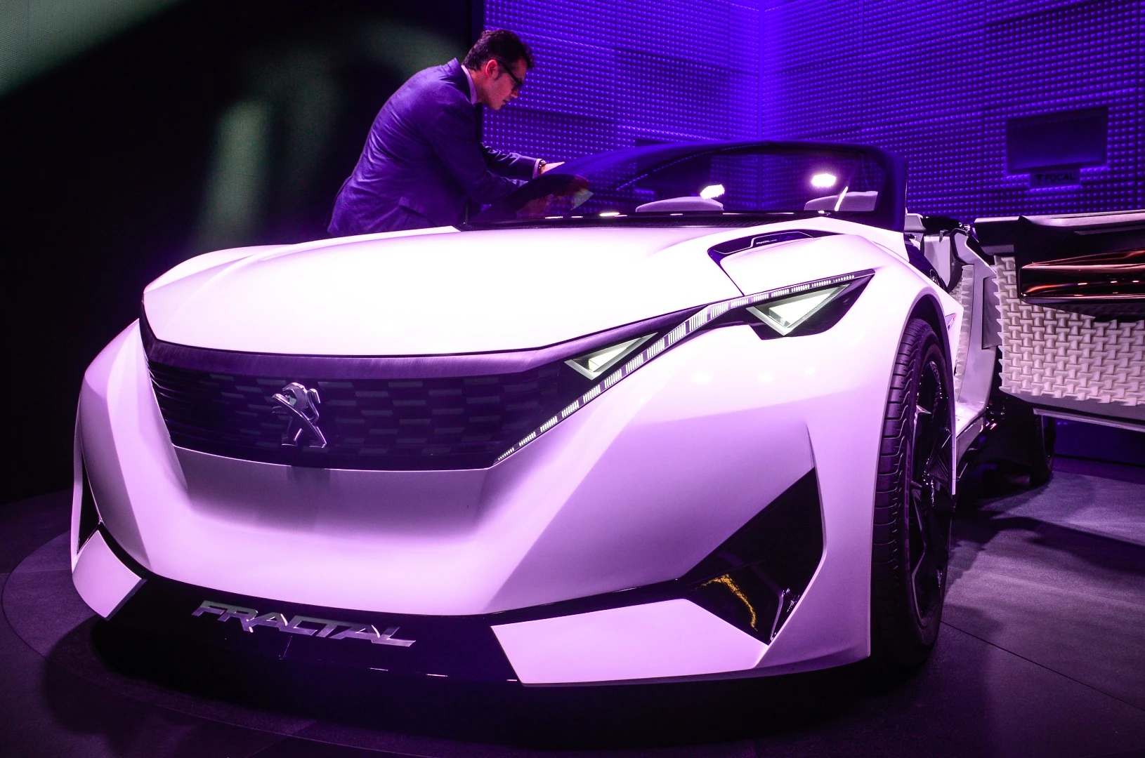 Peugeot's Fractal concept makes its world premiere