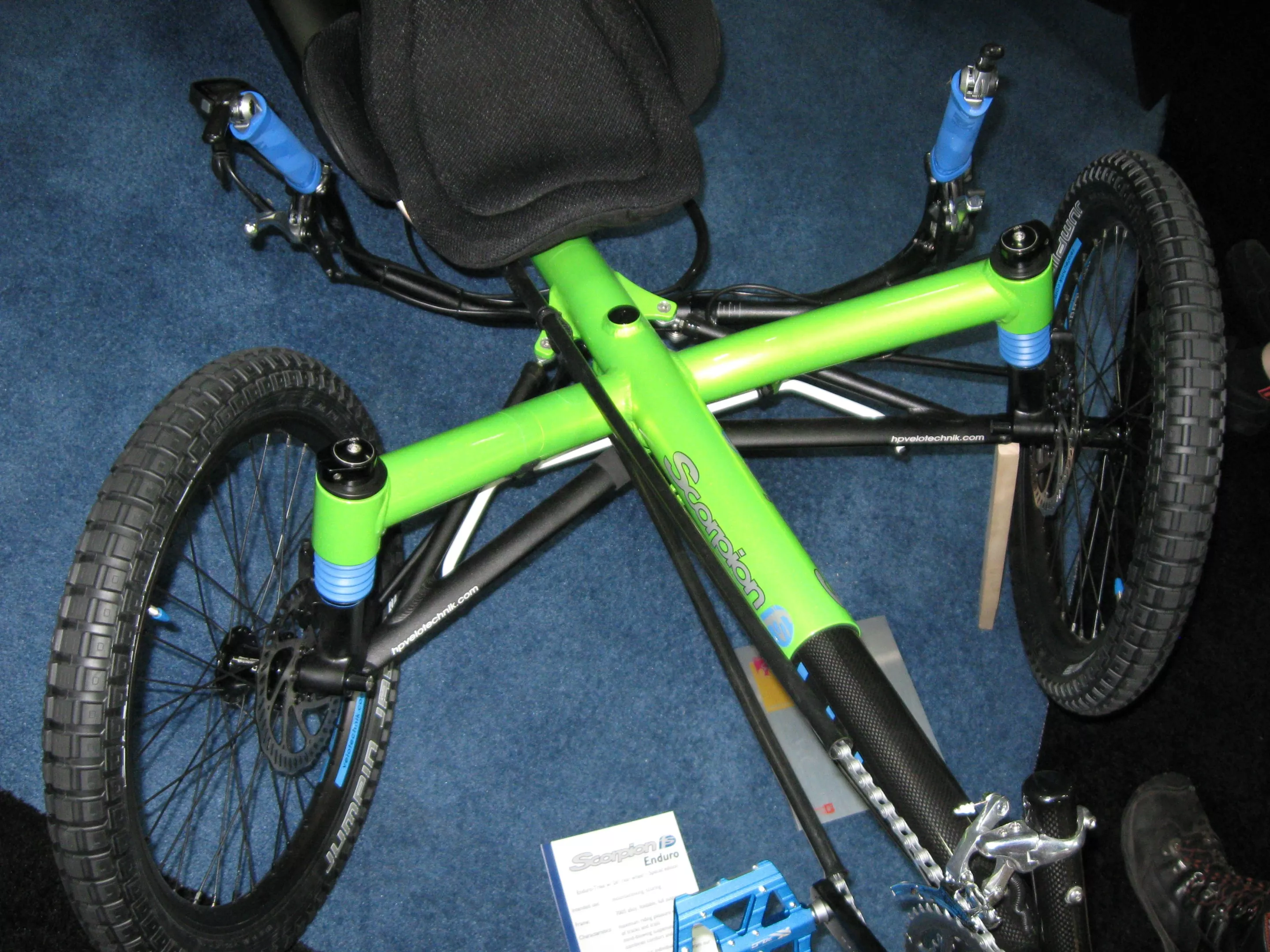The HP stabilizer system underneath the front axle wishbone that's claimed to help with stability when cornering hard