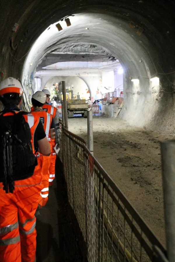 The tunnels must be treated like a road, with separate sidewalks for people on foot (Photo: Stu Robarts/Gizmag)