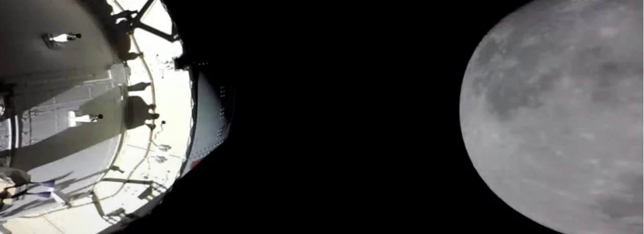 Artemis 1 approaching the Moon