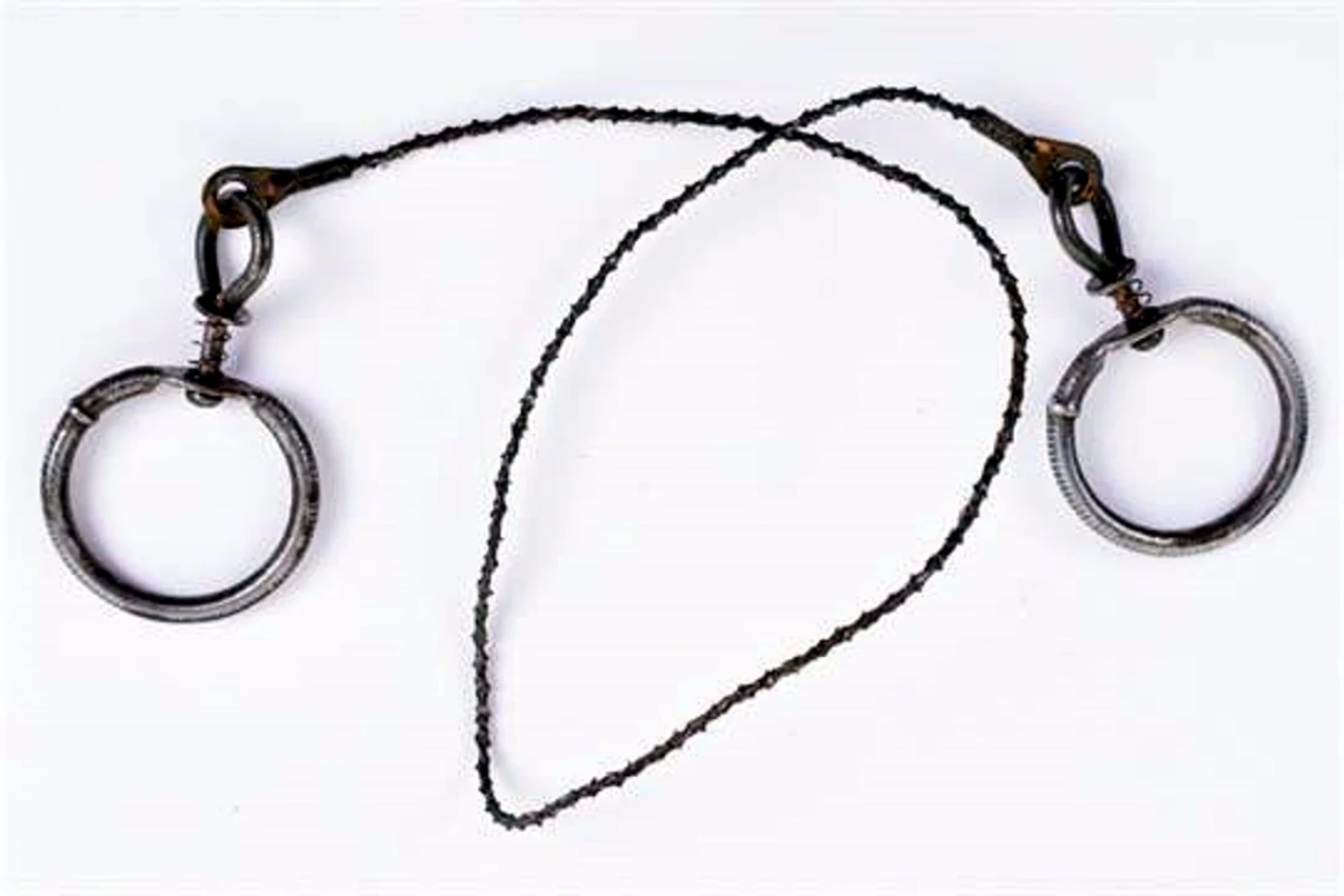 A commando garrote wire