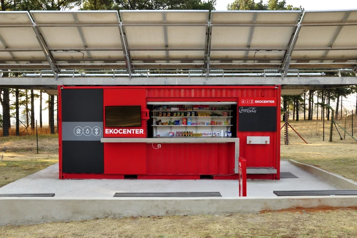 2,000 shipping containers are planned to be transformed into water purifying stations