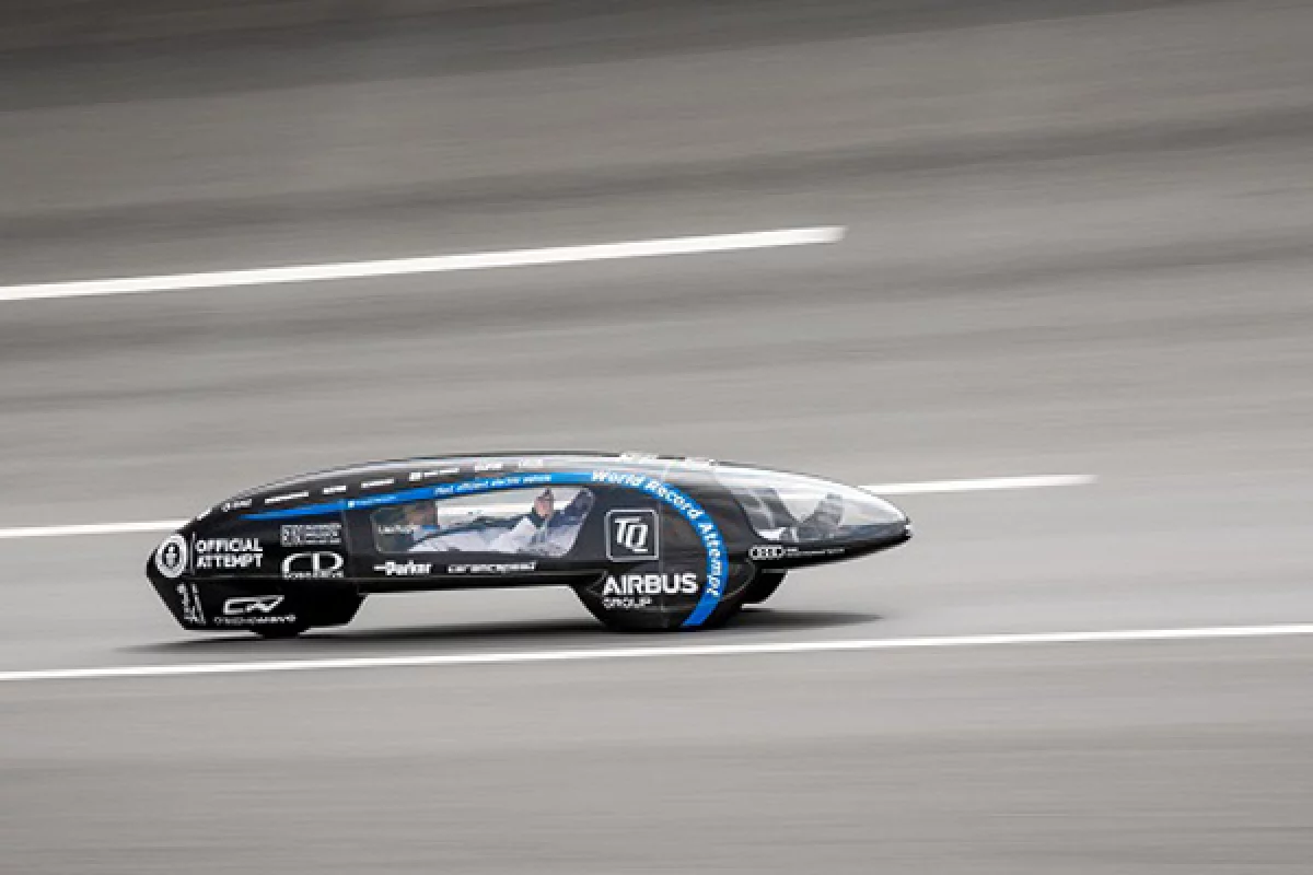 The eLi14 is a modified version of the Shell Eco Marathon car from 2014