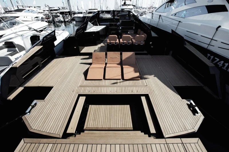 Looking down from the adjustable stern platform