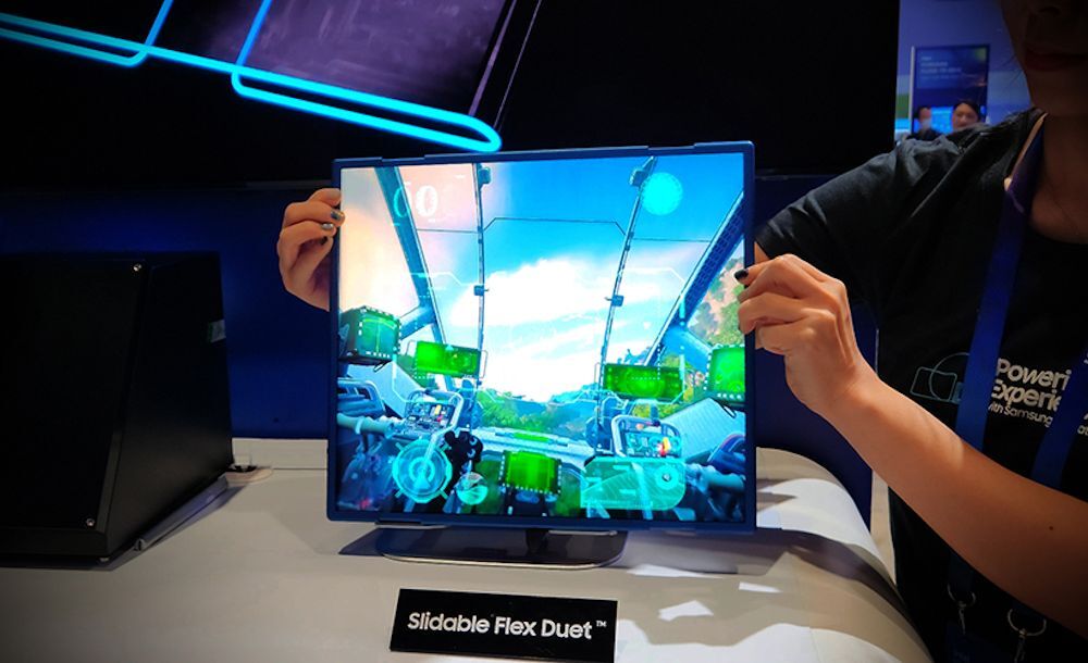 The Flex Slideable Duet display extends both ends of the display from 13-14 inches diagonally to 17.3 inches.