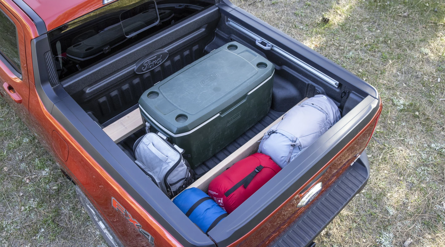 The Maverick's 4.5-ft (1.4-m) bed can haul up to 1,500 lb (680 kg) of payload