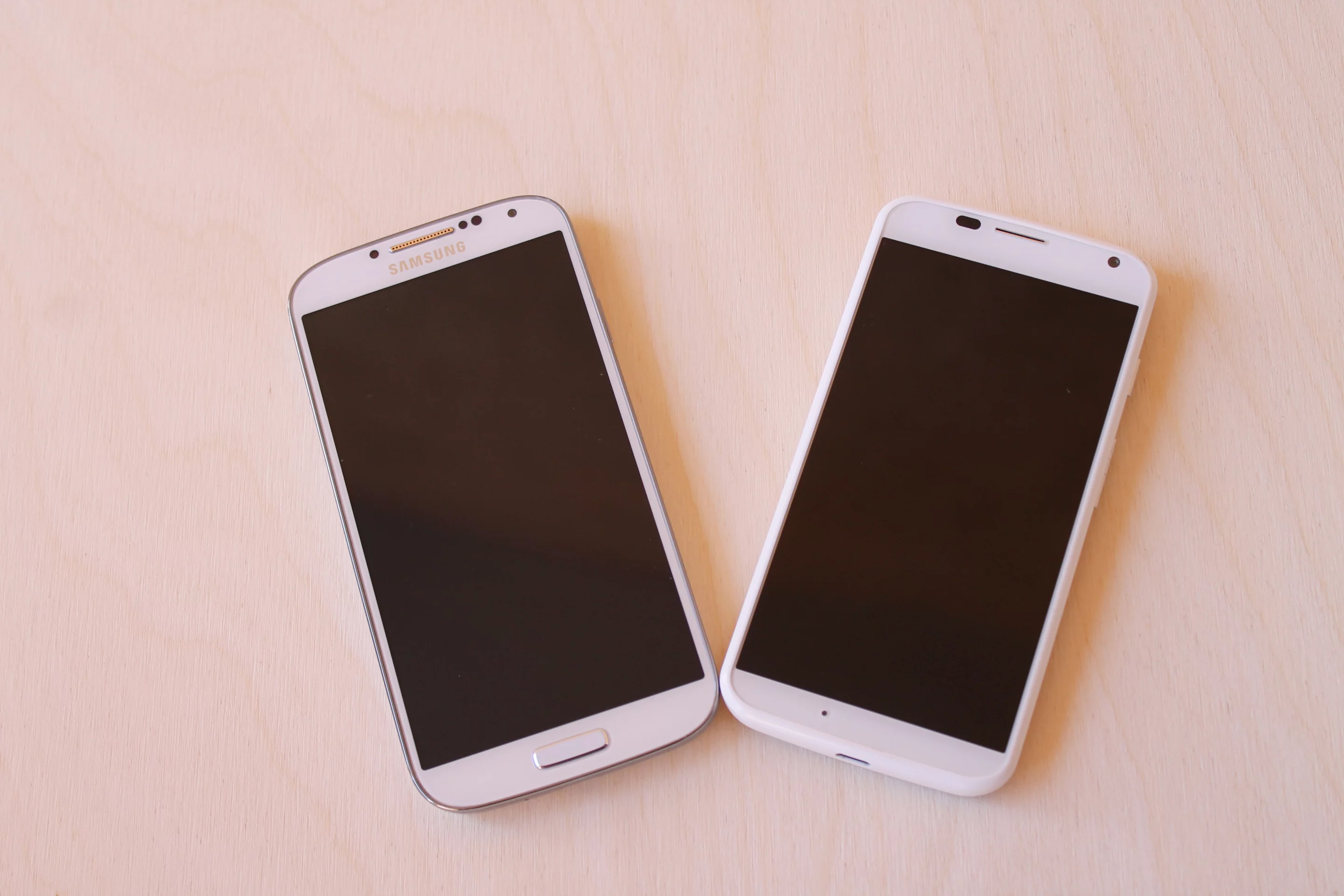 The Moto X gives you 88 percent as much total screen real estate as the GS4