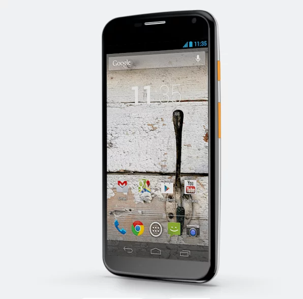 Moto Maker allows you to rotate a preview of your phone's design 360 degrees