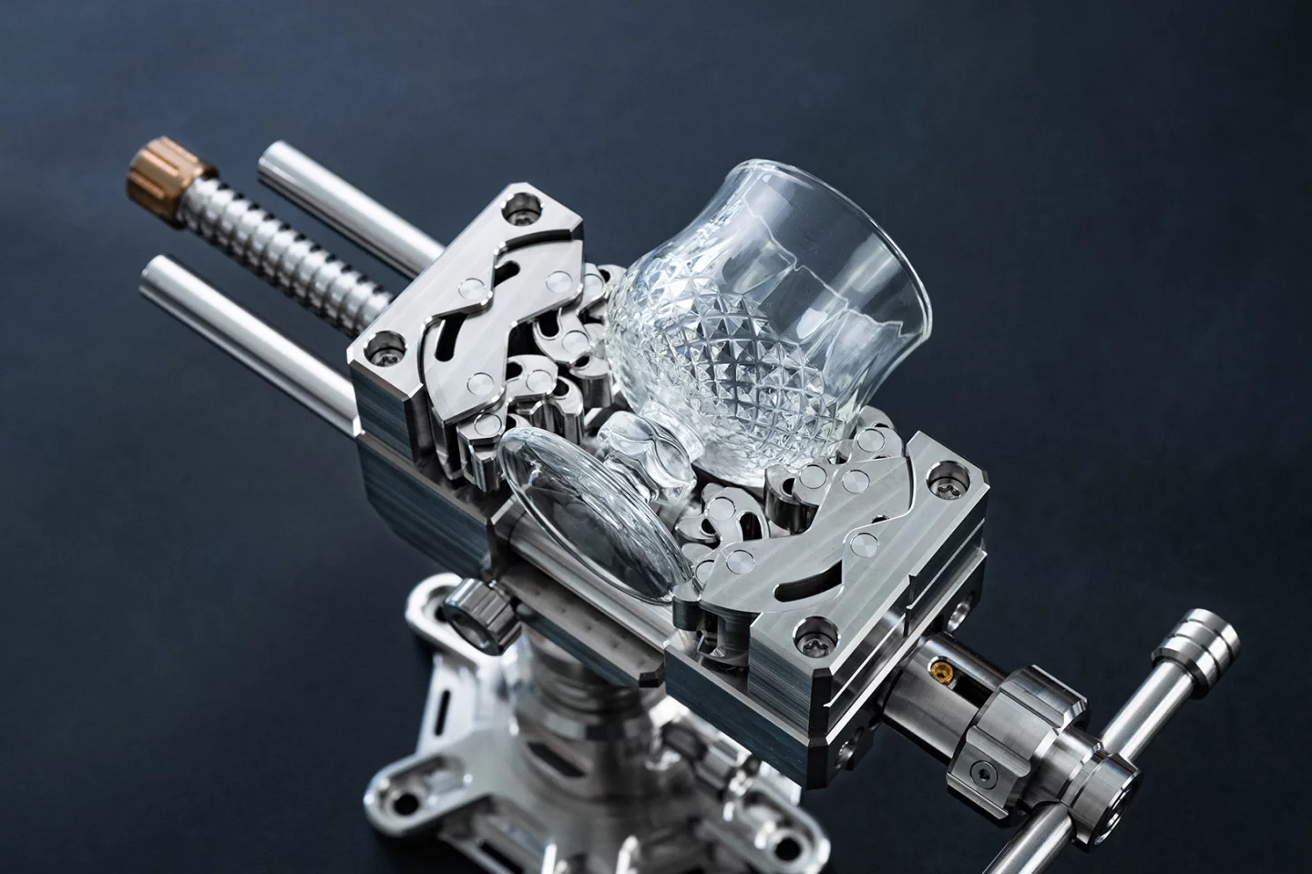 Pressure is spread across 16 points of contact