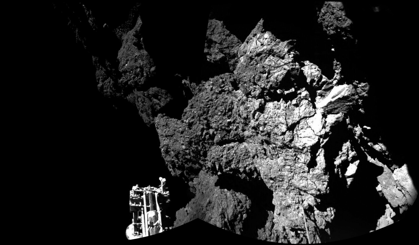 Philae's view of the cliffs at Abydos (Image: ESA/Rosetta/Philae/CNES/FD)