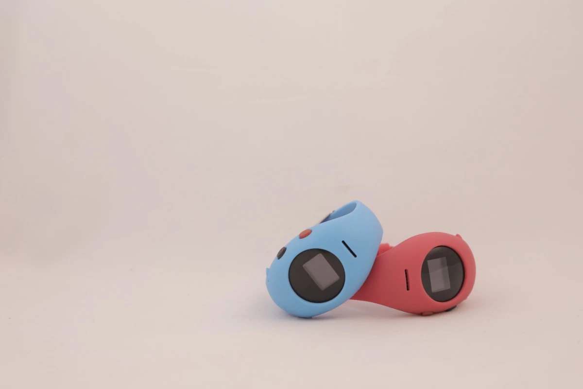 Safer Pro, built into a wristwatch-like device