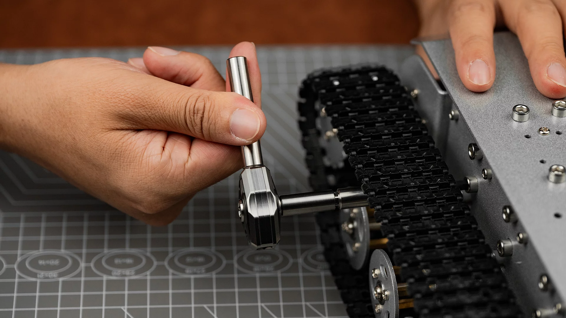 Another view of the ratchet in its L configuration. Even though the tool is close to the mat, it will still provide plenty of use thanks to its four-degree swing arc