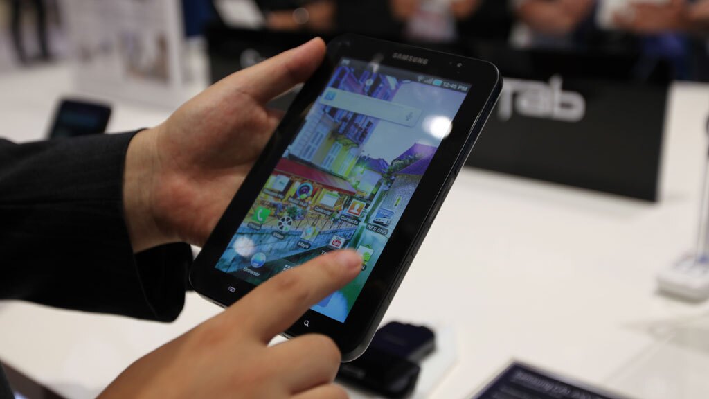 Samsung Galaxy Tab released AMOLED screen on the way