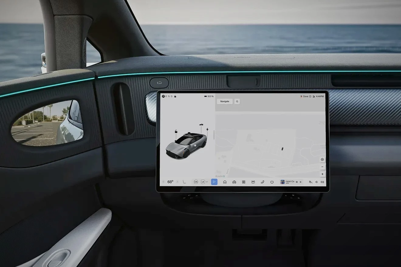 A look at the Robocar's display screen and camera-powered rear view "mirrors"