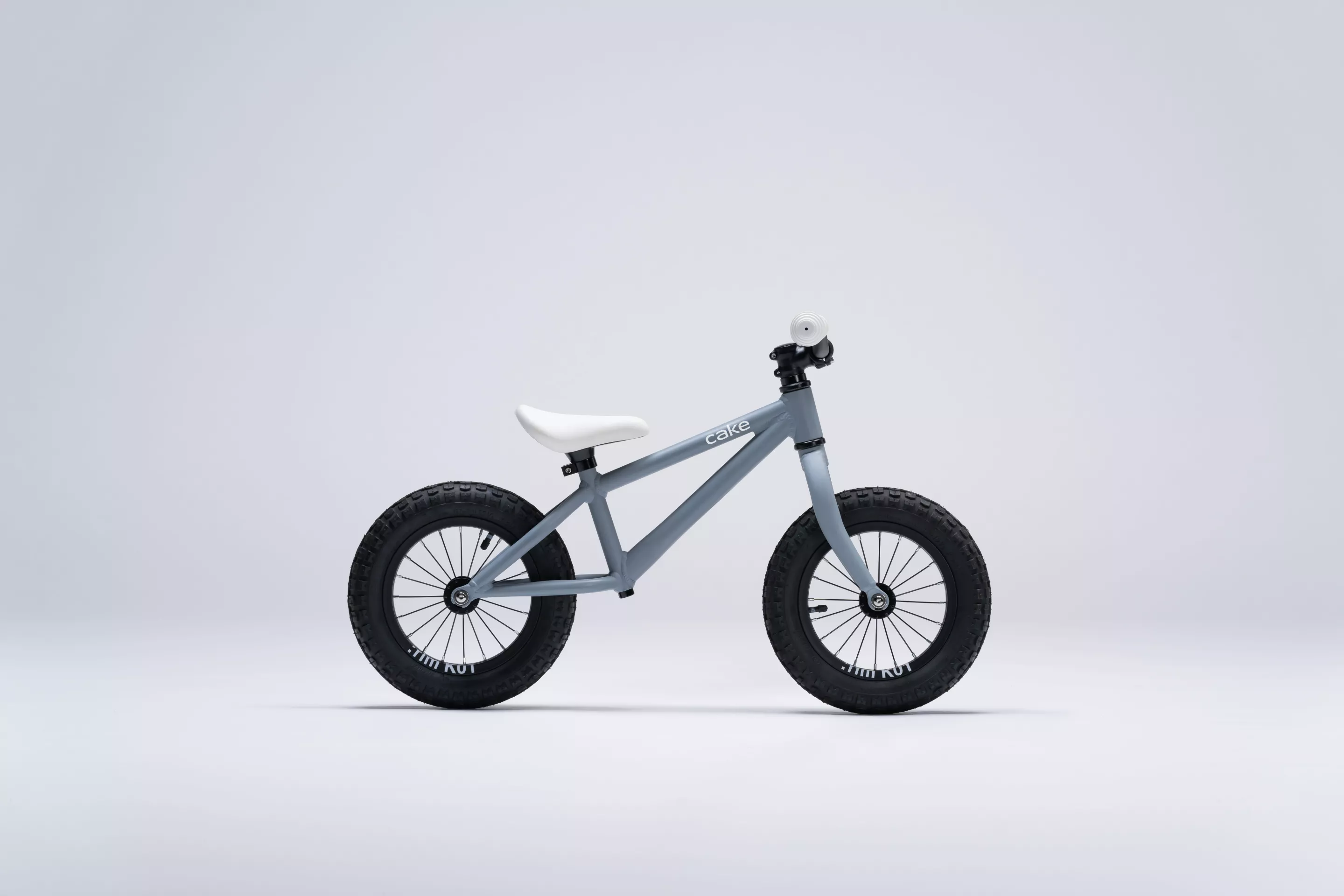 The Ready balance bike sports an aluminum alloy frame and 12-inch wheels with chunky tires