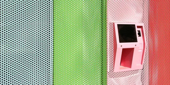 24 Hour Sprinkles is a cupcake machine owned by the Sprinkles bakery that dispenses not only fresh-baked cupcakes, but also cupcake mixes, apparel, and even cupcakes for your K9 companion around the clock