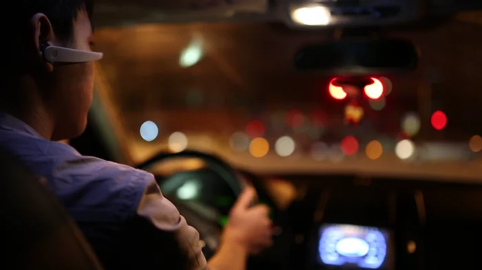 When Vigo detects sleepiness, the device "nudges" the user, alerting them to their drowsy state and prompting them to re-focus