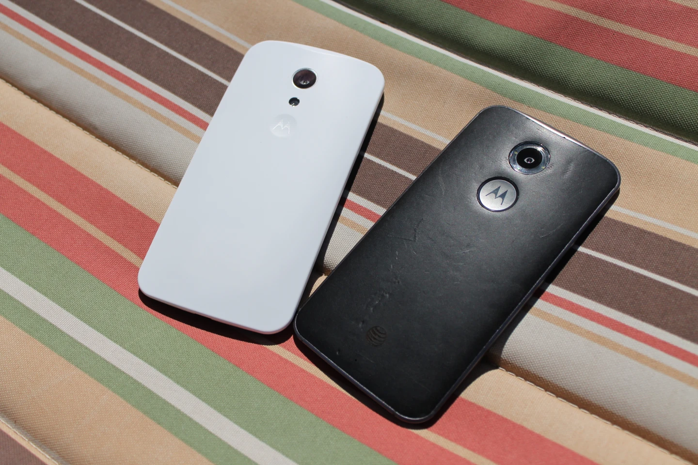 The 2nd generation Moto G and Moto X (right) (Photo credit: Eric Mack / Gizmag)