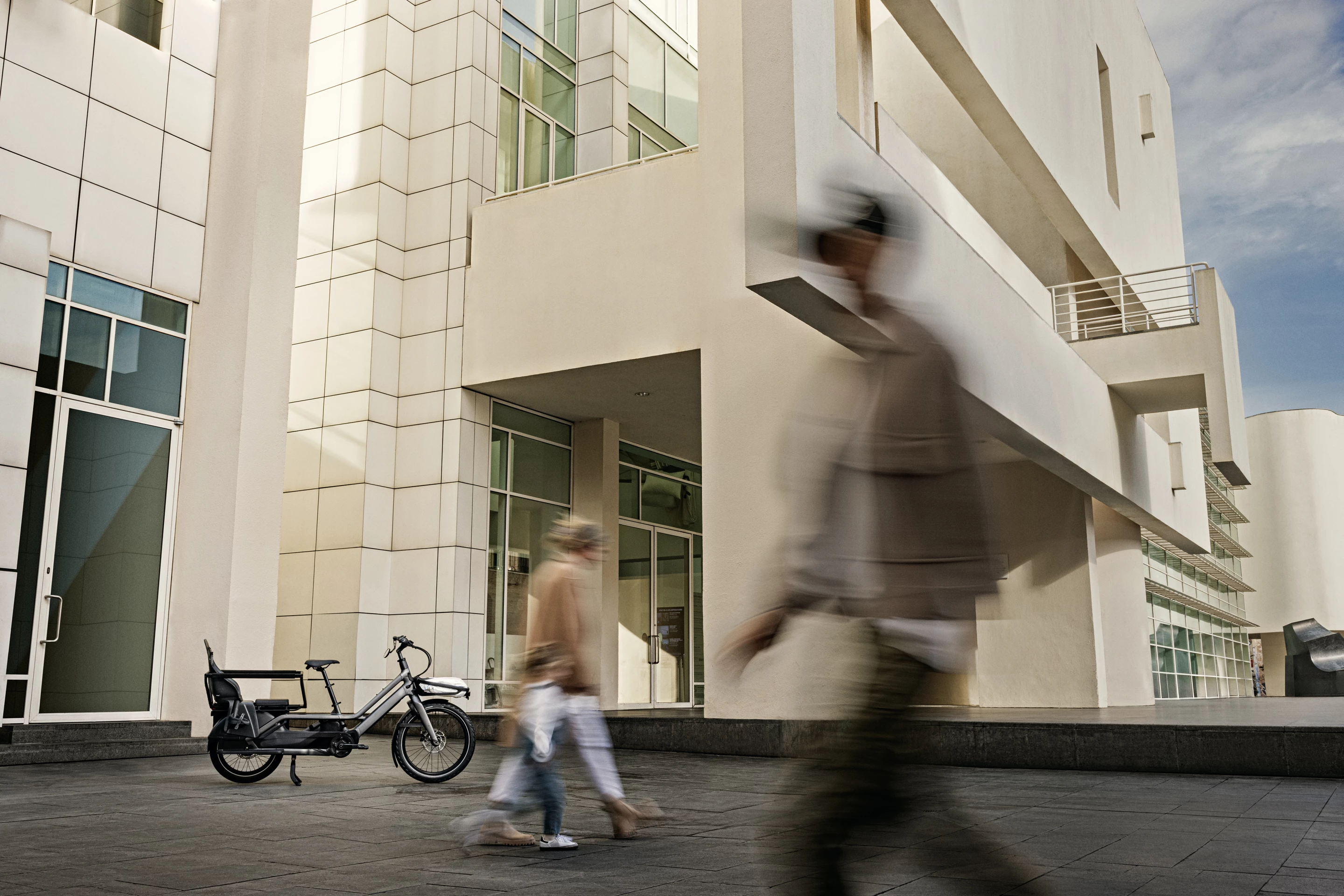 The Porto features an app-enabled security system comprising a wheel lock and motion sensor alarm