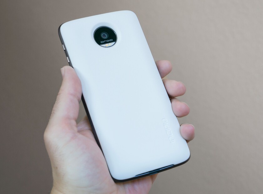 With power pack attached, either phone becomes a battery beast, without the bulk of a clunky battery case