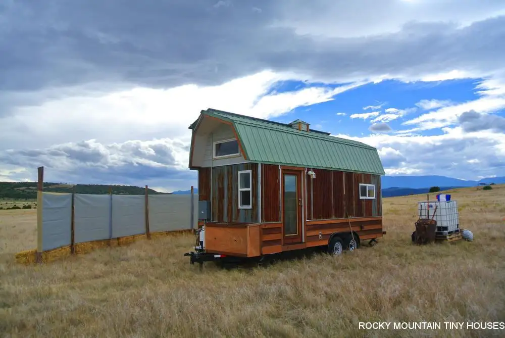 According to Rocky Mountain Tiny Houses, the Bitterroot Valley tiny house gets its name from Montana's Bitterroot Valley and its picturesque barns