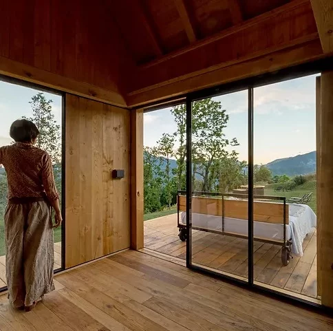 The voyeuristic inspiration for this project encourages guests to fully immerse themselves in the outdoors