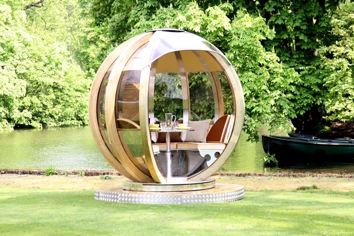 The pod is constructed using aluminum, stainless steel and pressure treated Norwegian spruce laminates and UV protected polycarbonate tinted windows