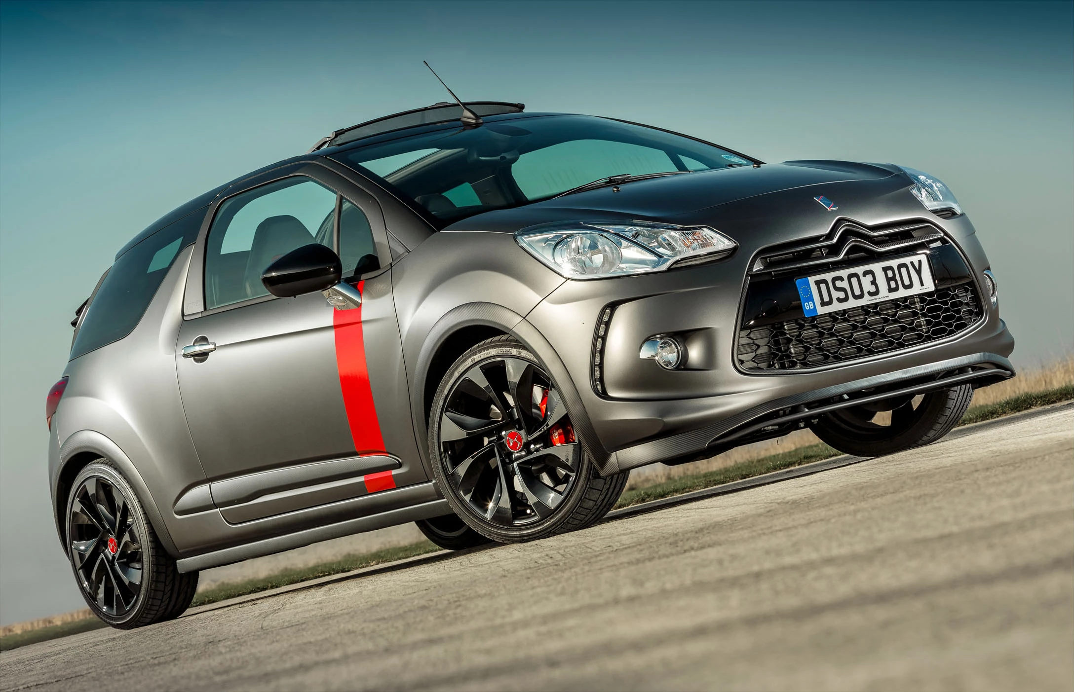 To match the additional performance, both front and rear suspension units have been modified, the car has been lowered by 15 mm, and both front and rear tracks have been widened by 30 mm