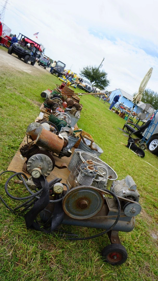 Vintage Motors For Sale In The Swap Meet