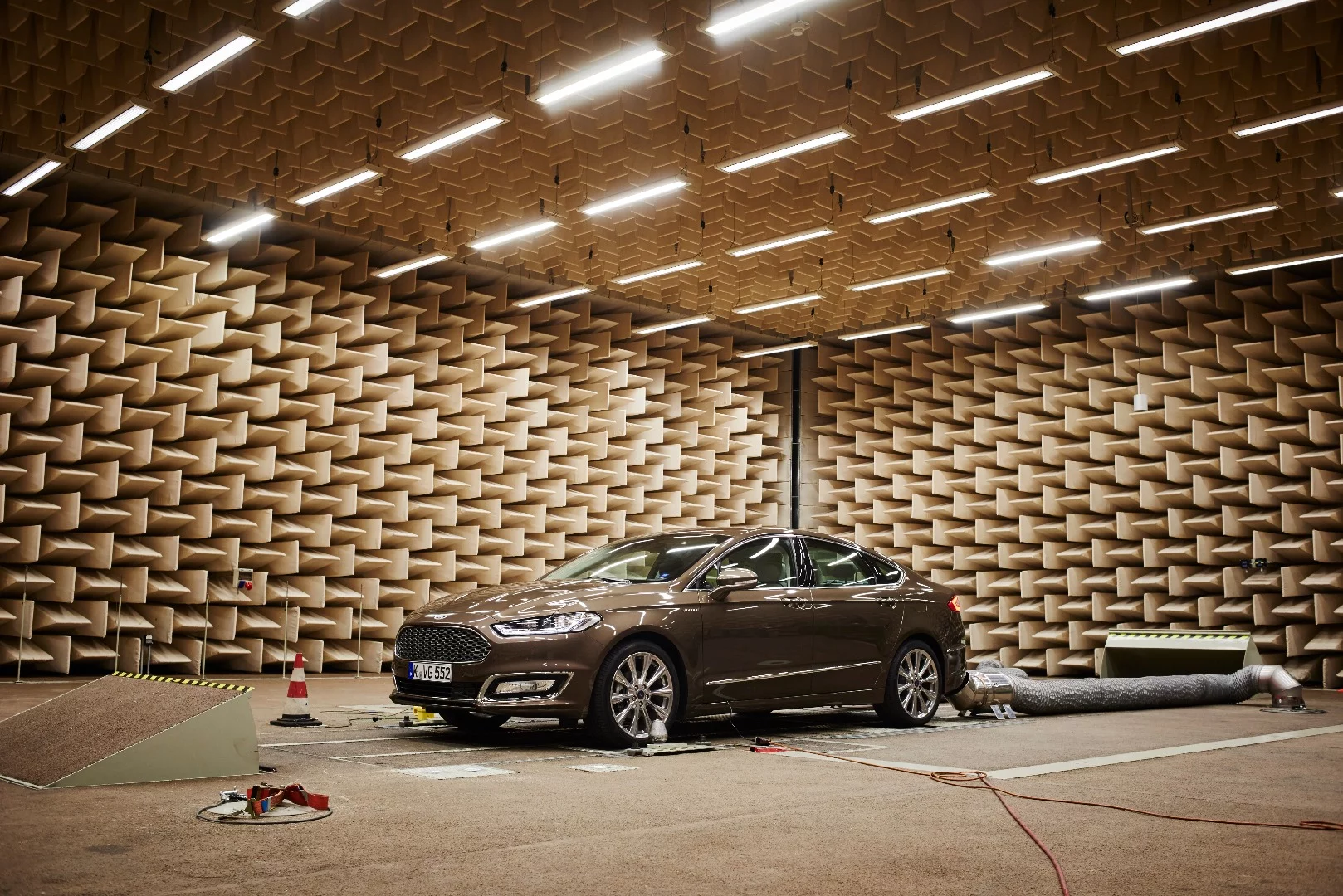 The Mondeo Vignale also features foam engine bay insulation, acoustic glass and sound-absorbing materials for the interior