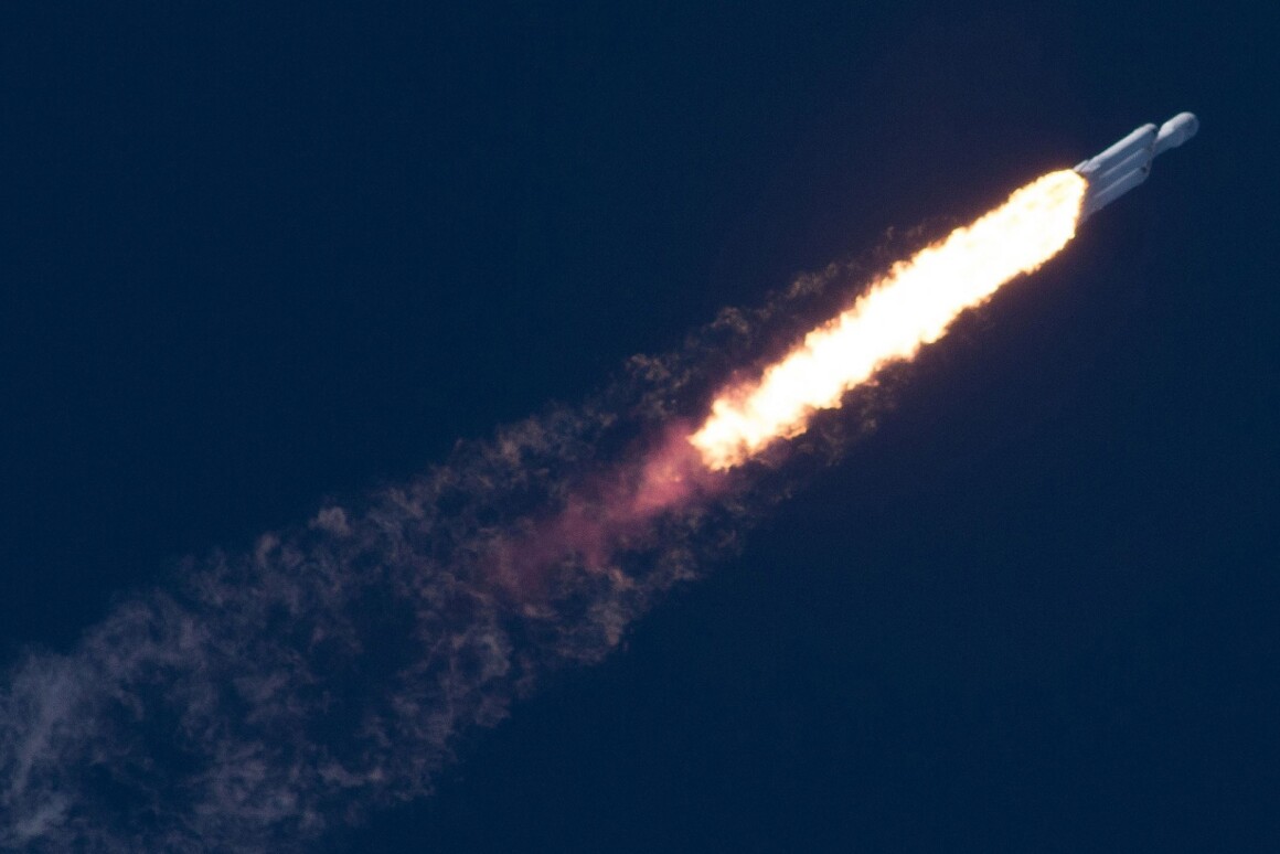Falcon Heavy Carries 24 Satellites Into Orbit In Spacexs - 