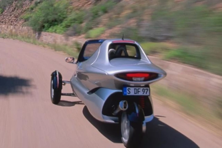 With two front wheels, the Life-Jet could outstop any motorcycle.