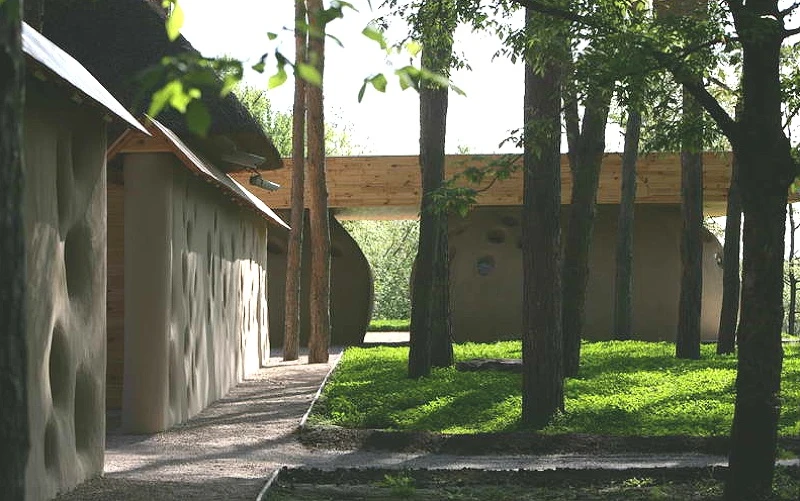 The Friend House Ukrainian ecohotel was sustainably built using only wood, clay, reeds and stone