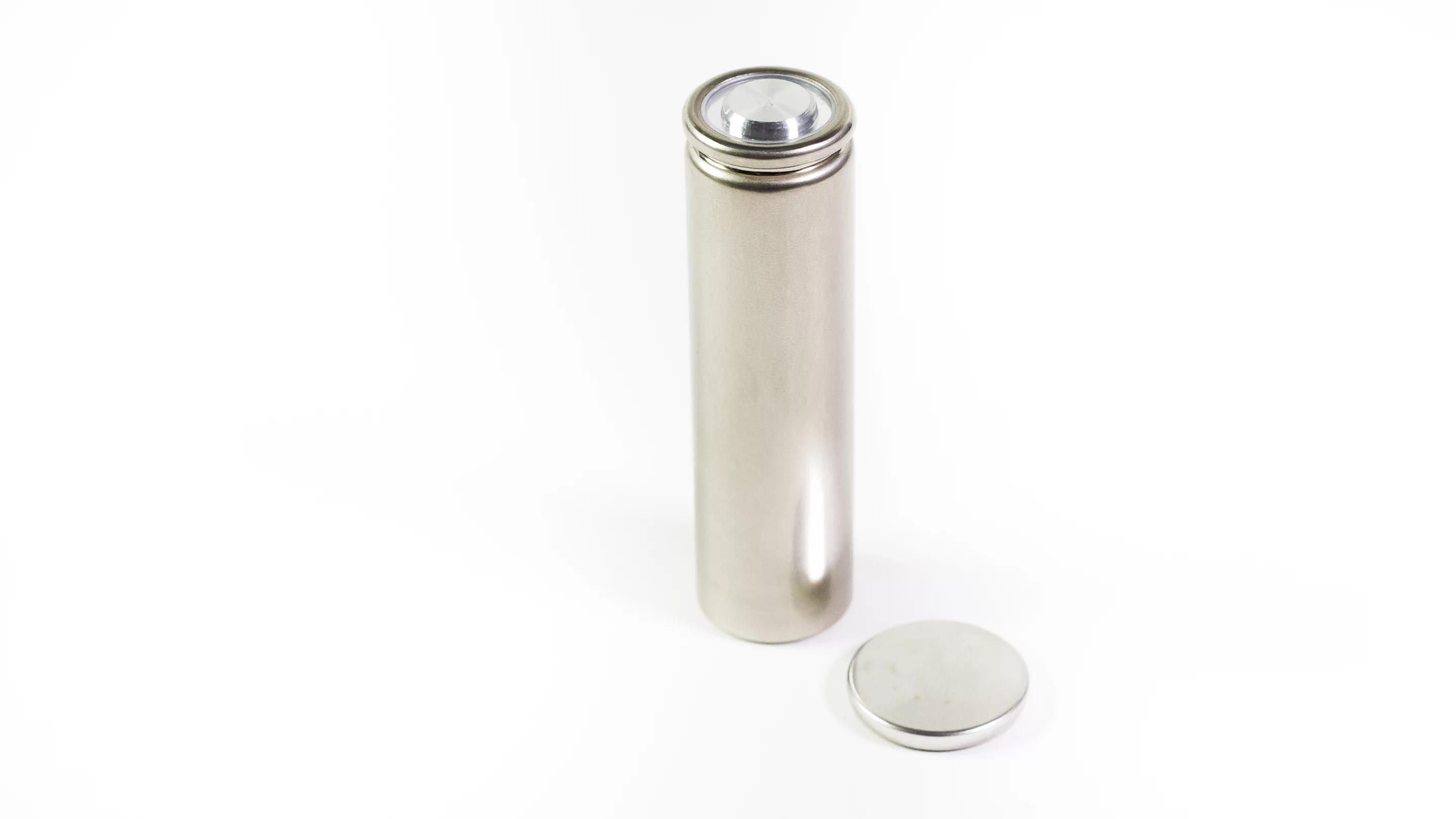 The cell uses carbon as the only active material (Image: Power Japan Plus)