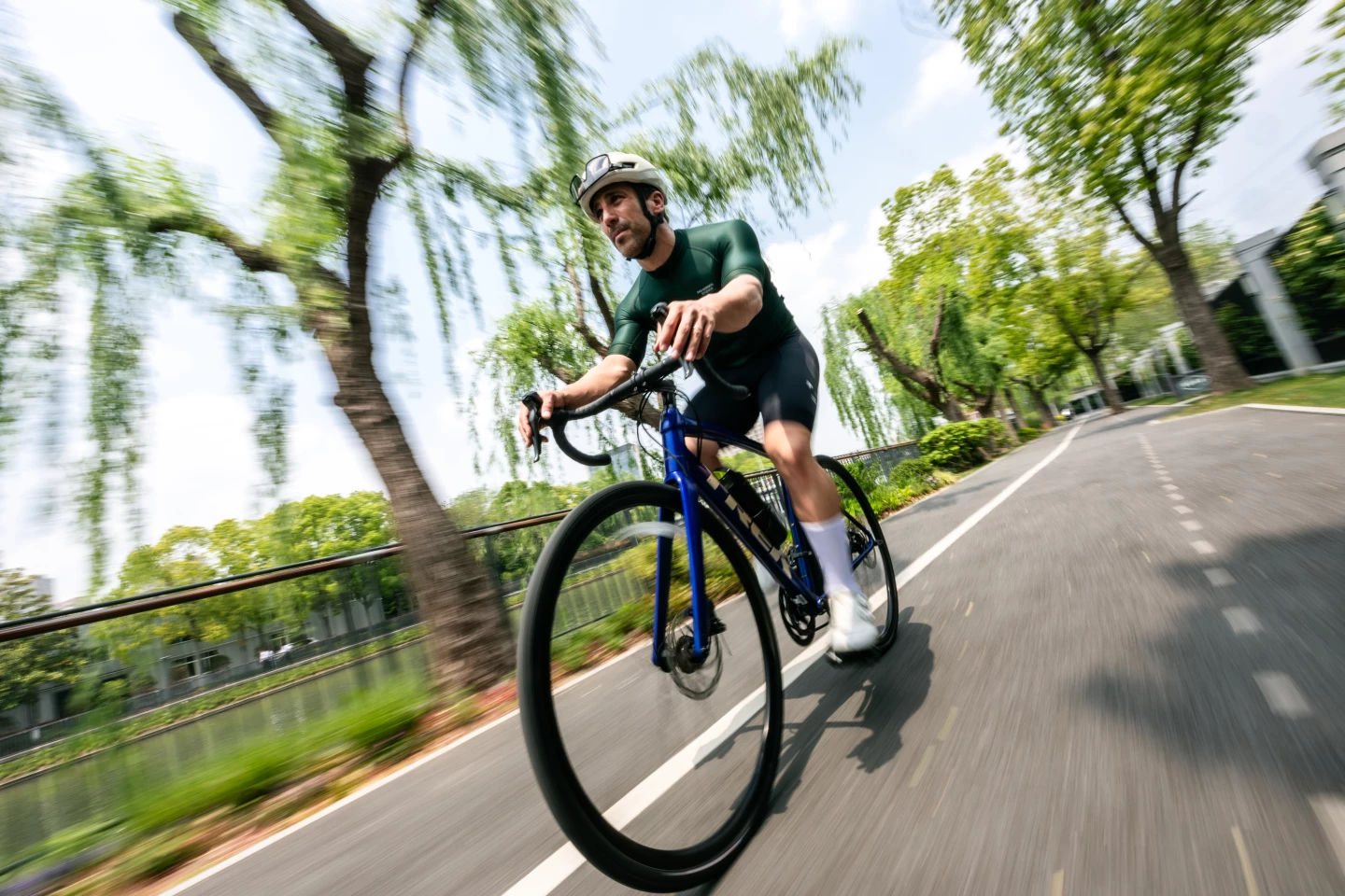 The Kamingo offers 250 watts of rated power and 750 watts of peak power and can be used in pedal assist and all-electric cruise modes