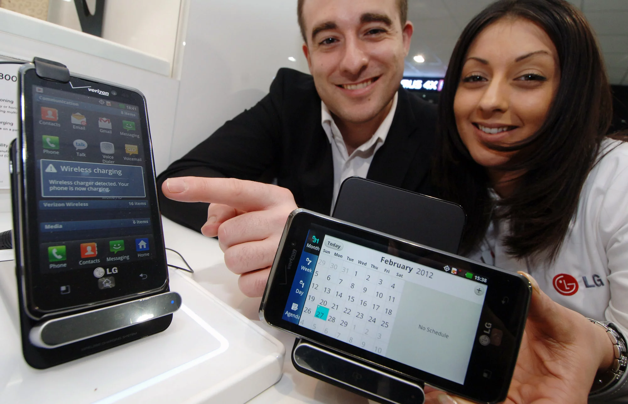 LG's new WPD-800 wireless charger positions the recharging device upright