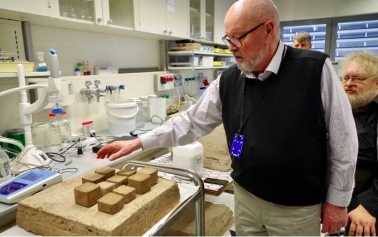 The University of Tartu's Prof. Toomas Tenno, with test pieces of the material