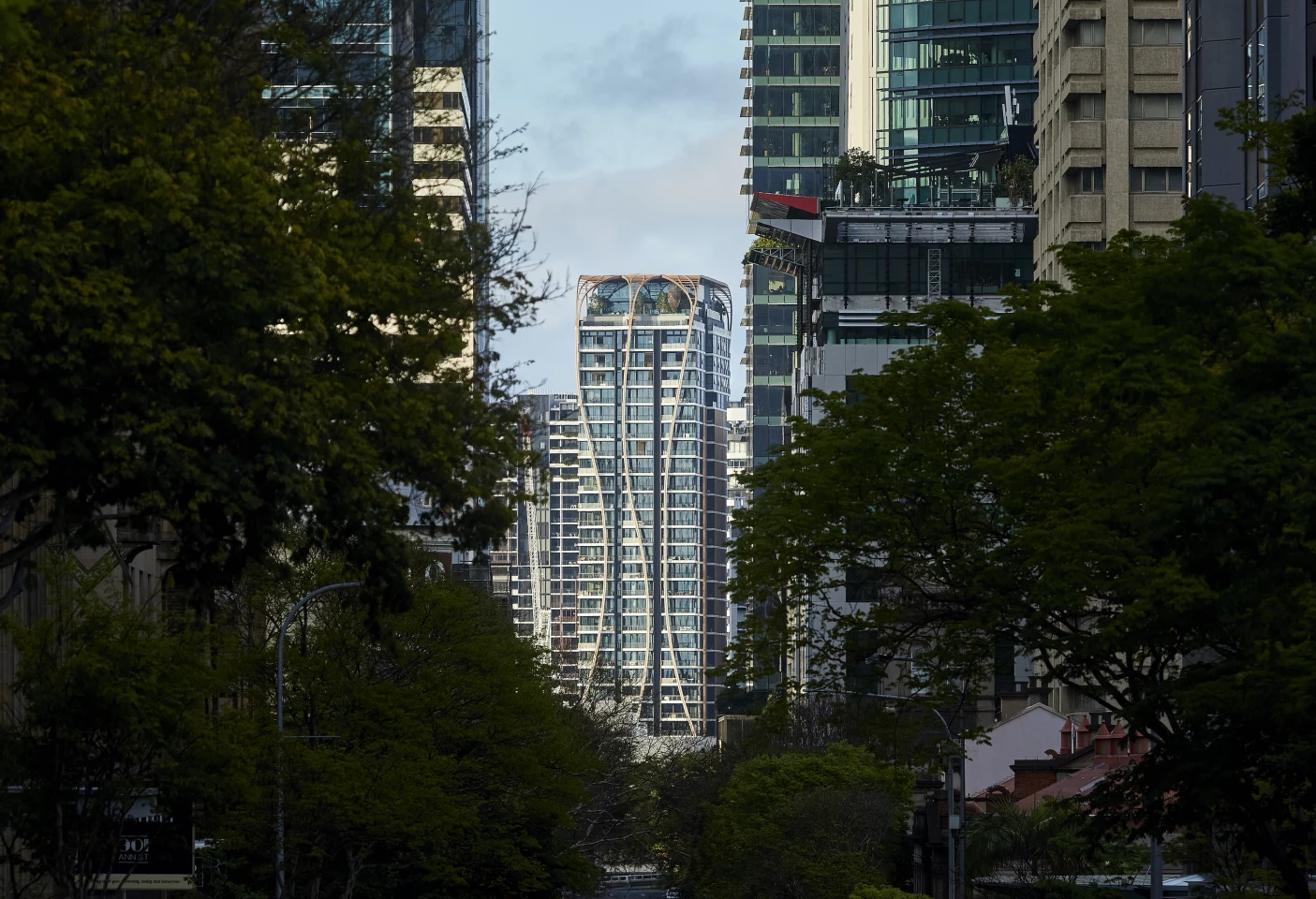 Upper House rises to a height of 87.3 m (287 ft) in South Brisbane, Australia