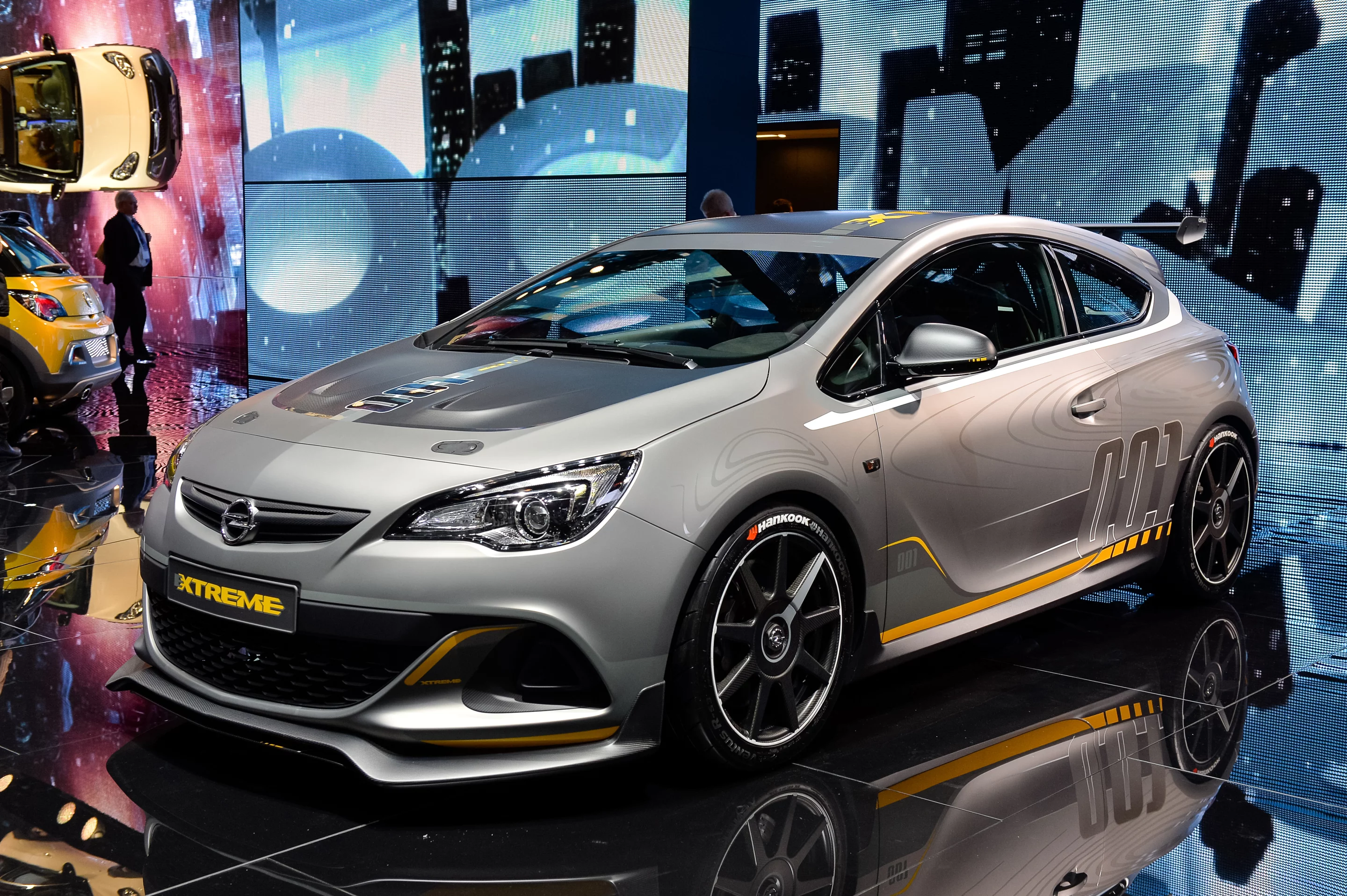 If Opel decides to go after the record with the Extreme Astra VXR, Honda might find itself with a target that has moved a second time before it can even fire a shot. It would also be a shame not to prove that all the engineering lavished on creating the EXTREME was for go and not for show.