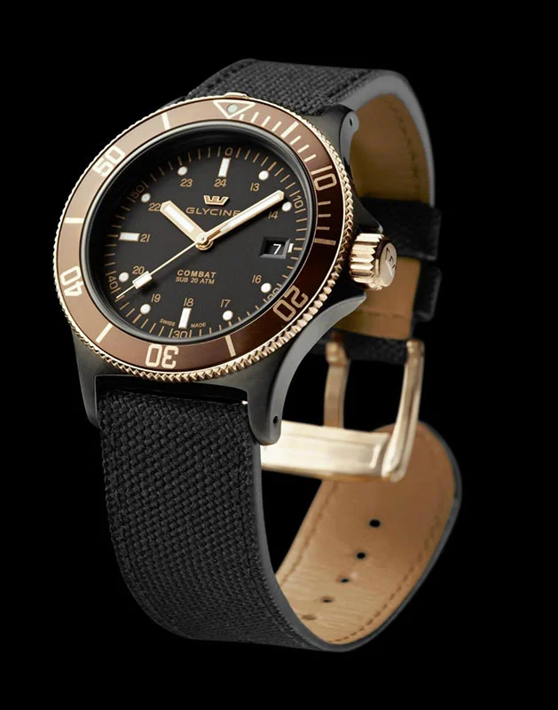 Glycine Combat Golden Eye - 42 mm diameter. Rose gold and steel