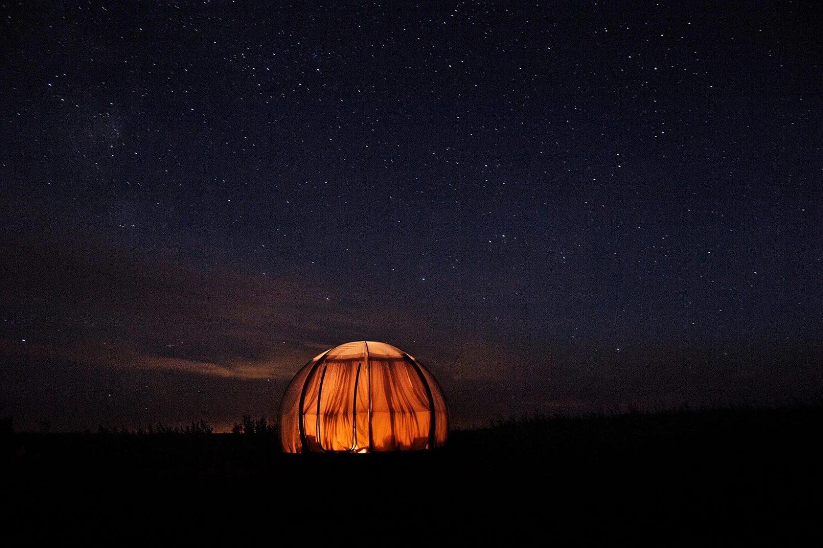 Puzeras was inspired to create the bubble-like dome after not being satisfied with other tiny homes, which only made him feel closed in and detached from nature