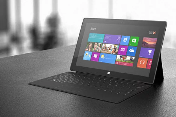 Microsoft's Surface RT will get a touch-optimized version of Outlook 2013 as part of the upcoming Windows 8.1 update