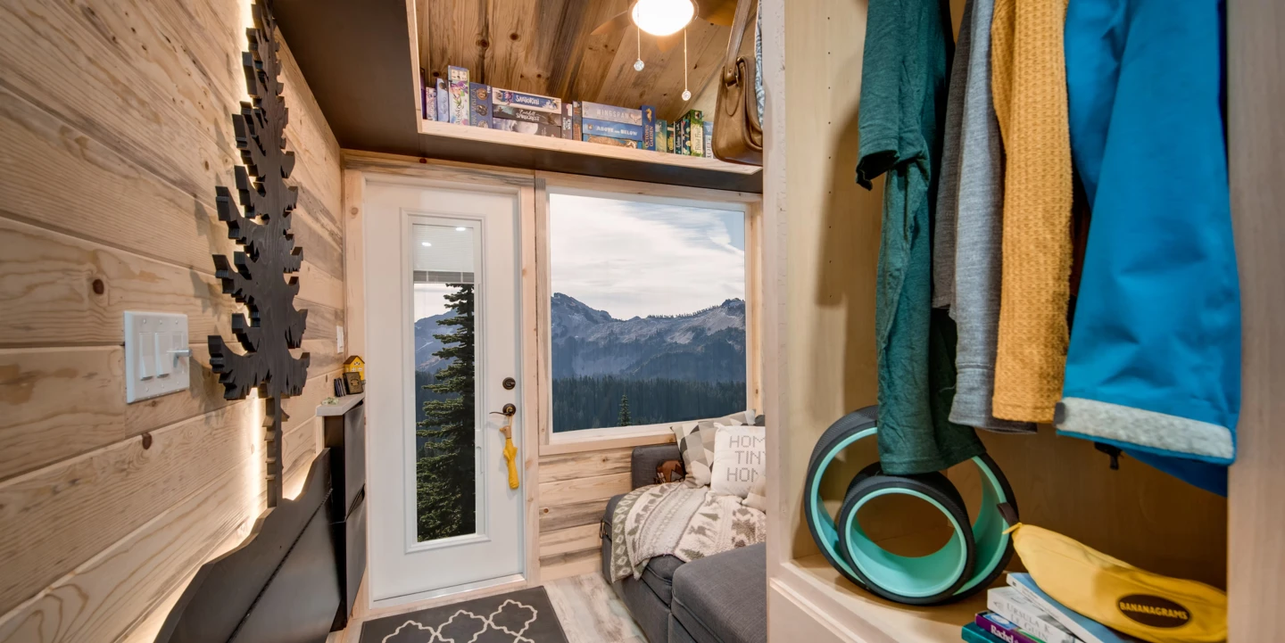 The Traveler's interior measures 120 sq ft (11.1 sq m), which is arranged on a single floor