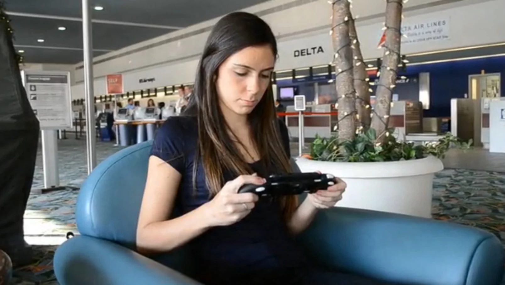 XOPAD for Android USB game controller in use