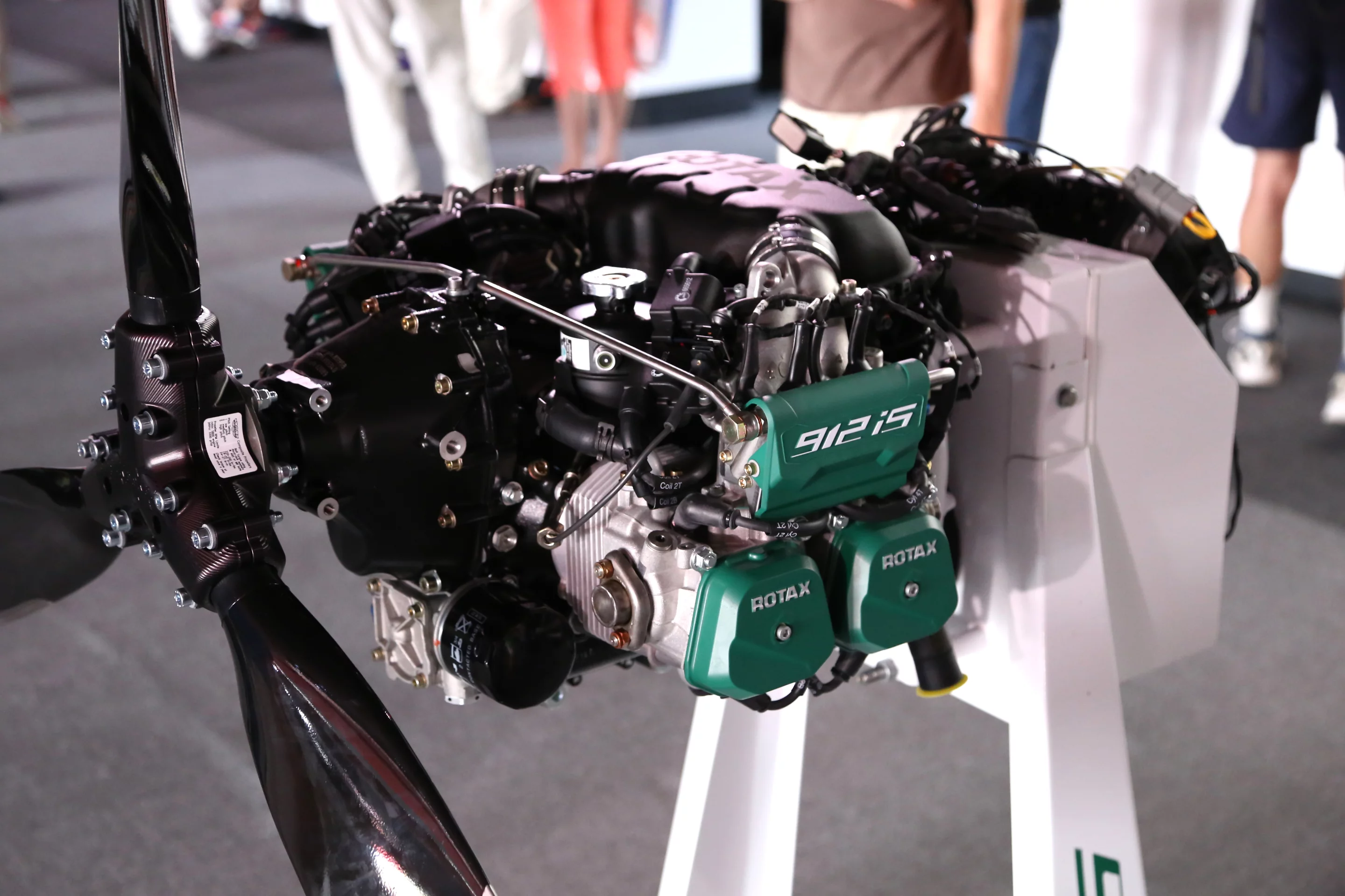 The A5 uses a 100 bhp Rotax engine to help get the craft up to a top speed of 105 kts (120 mph/194 km/h) (Photo: Angus MacKenzie/Gizmag.com)