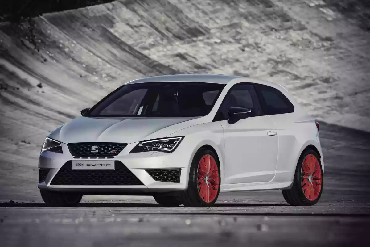 The SUB8 Performance Pack for its Leon Cupra 280 allows buyers to mirror the specs of Seat's Nürburgring car