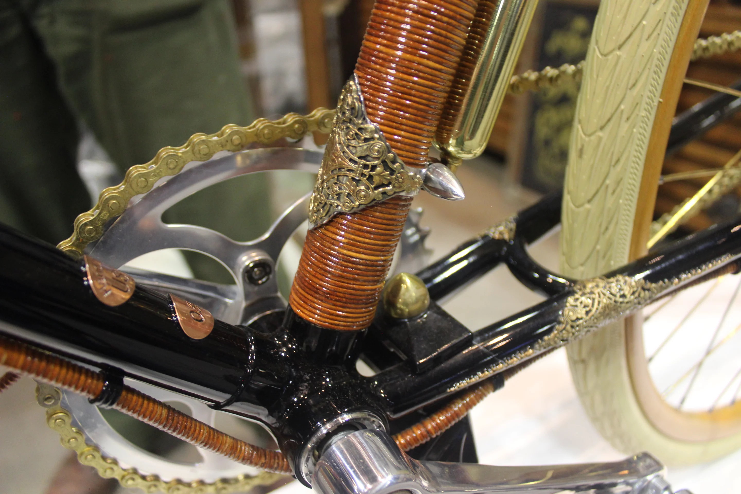 The Ascari King Plus is hand-brazed from Columbus cro-moly tubing