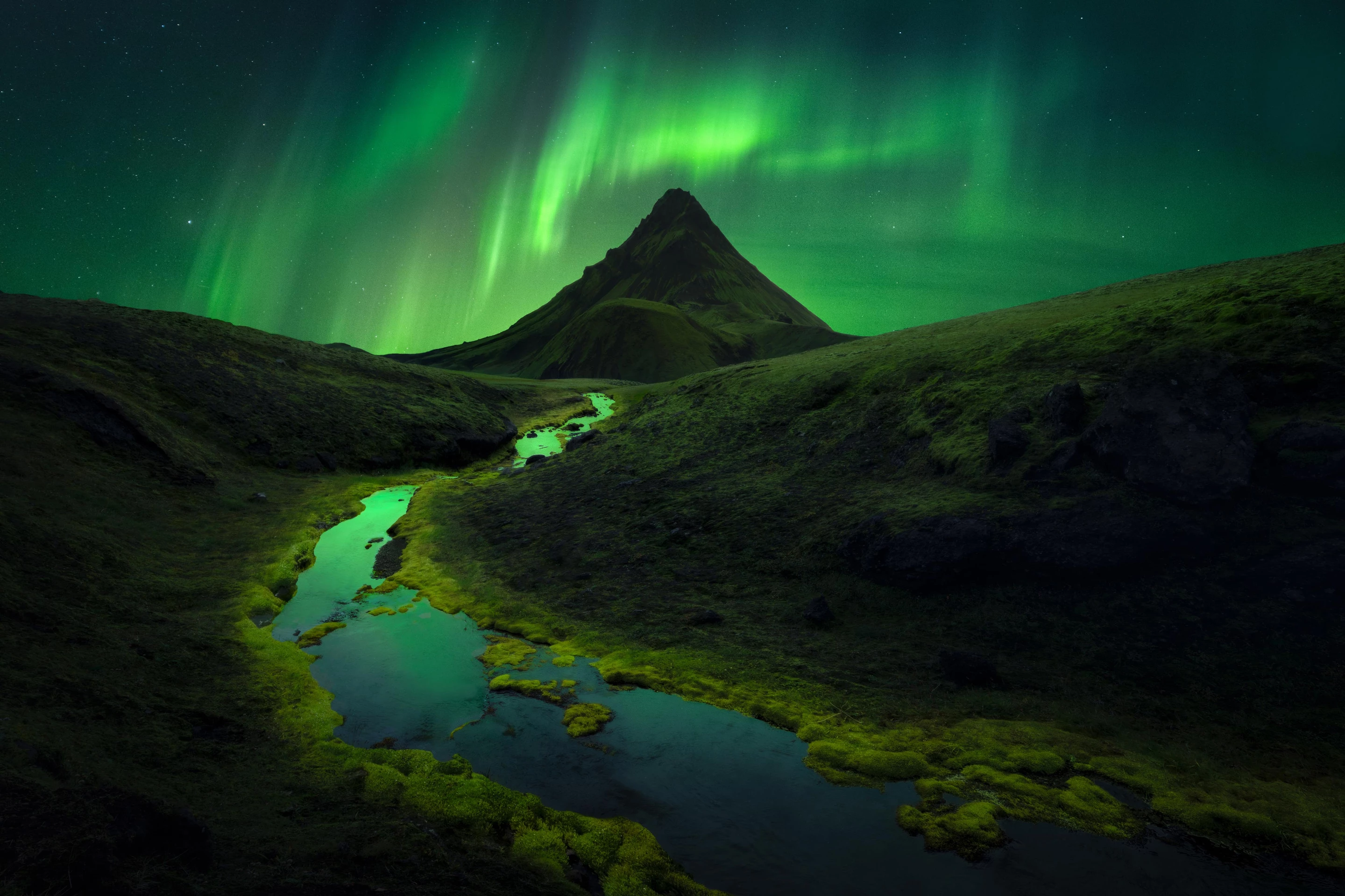 Aurorae Runner-Up: The Green Kingdom © Filip Hrebenda (Slovakia). Aurora Borealis captured in the highlands of Iceland.