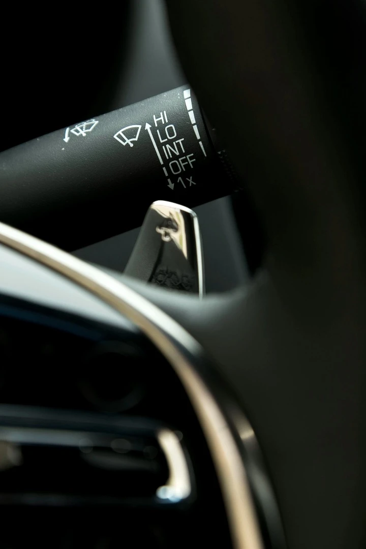 Cadillac ATS-4 - magnesium paddle shifters